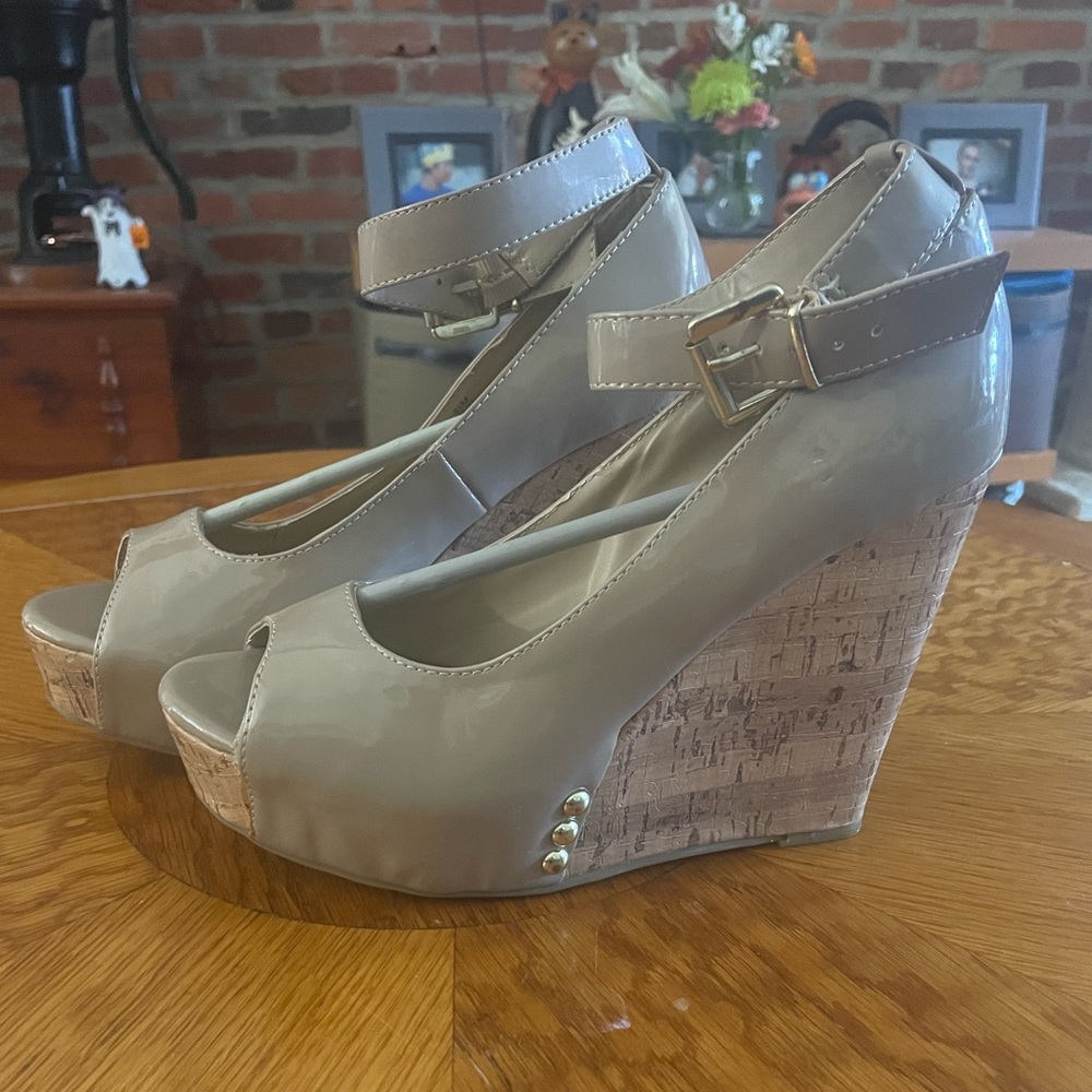 Taupe patent open toe wedges